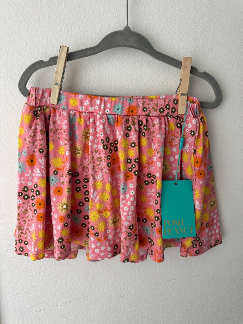 • Posh Peanut • NWT 5T Pink Floral Skort with Multicolor Daisies
